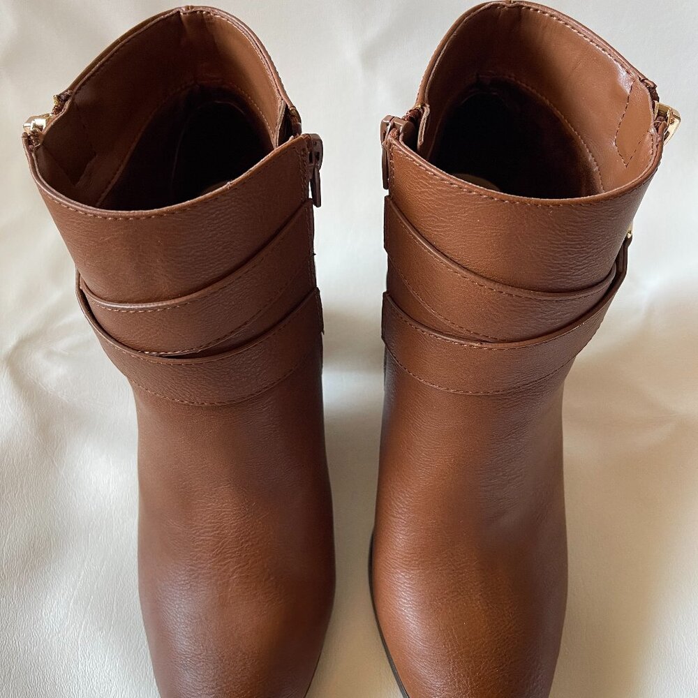 Apt. 9 Stylish Bootie, Size 9